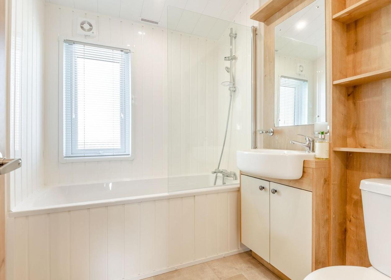Home Farm Park Lakeside Retreat Burgh le Marsh 객실 사진