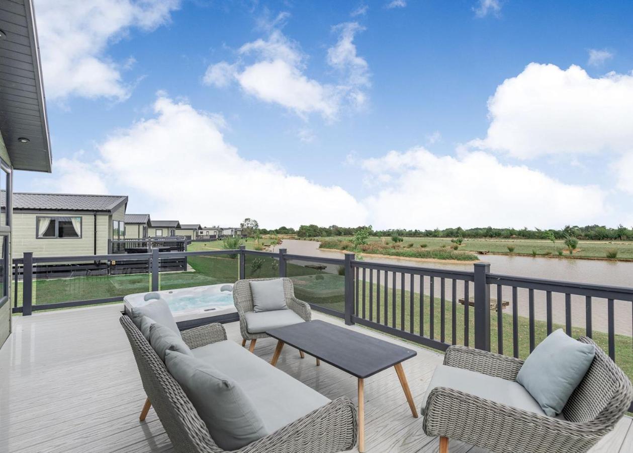 Home Farm Park Lakeside Retreat Burgh le Marsh 객실 사진