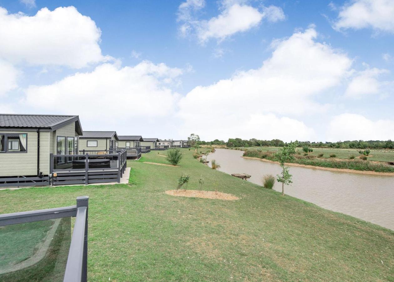 Home Farm Park Lakeside Retreat Burgh le Marsh 객실 사진