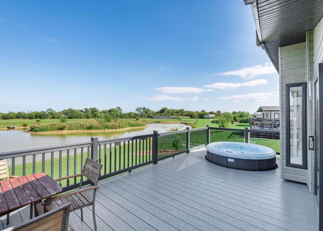 Home Farm Park Lakeside Retreat Burgh le Marsh 객실 사진