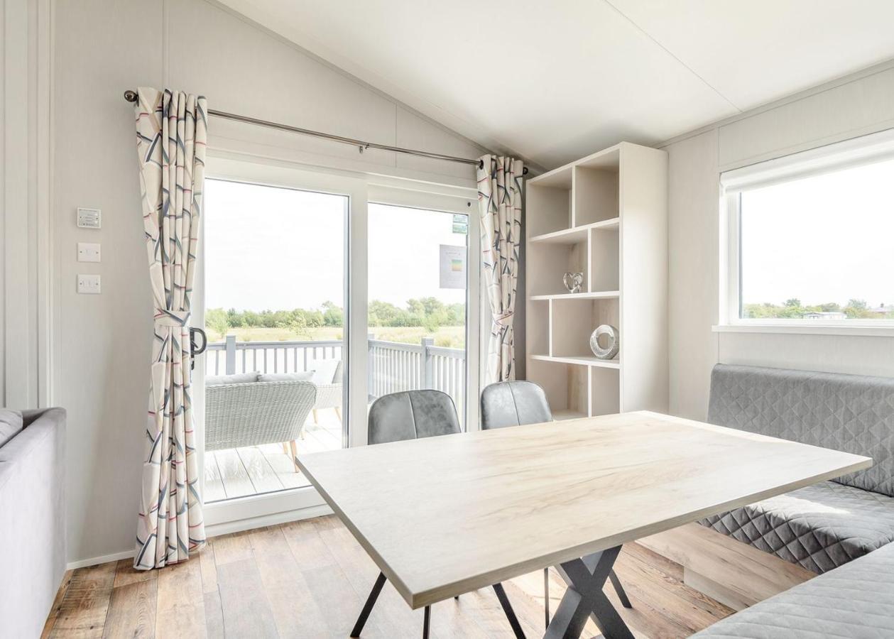 Home Farm Park Lakeside Retreat Burgh le Marsh 객실 사진