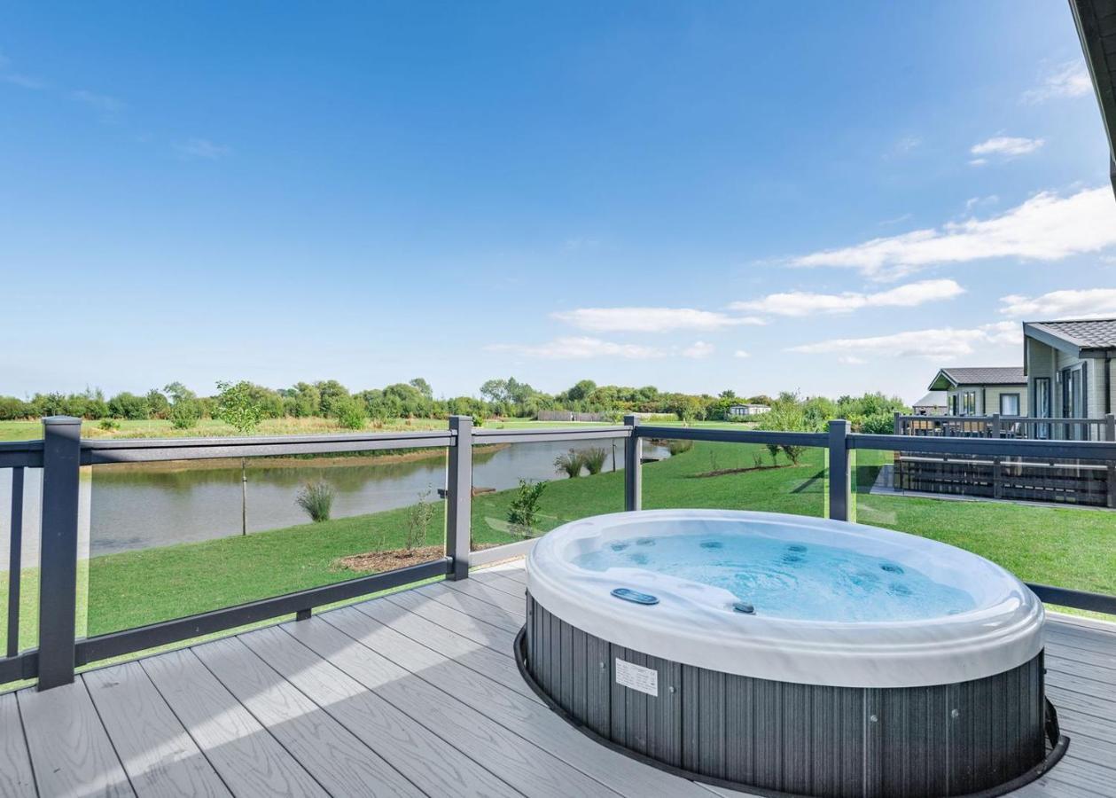 Home Farm Park Lakeside Retreat Burgh le Marsh 객실 사진