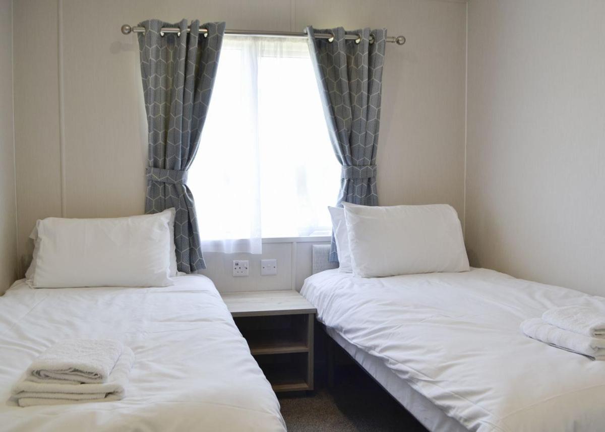 Home Farm Park Lakeside Retreat Burgh le Marsh 객실 사진