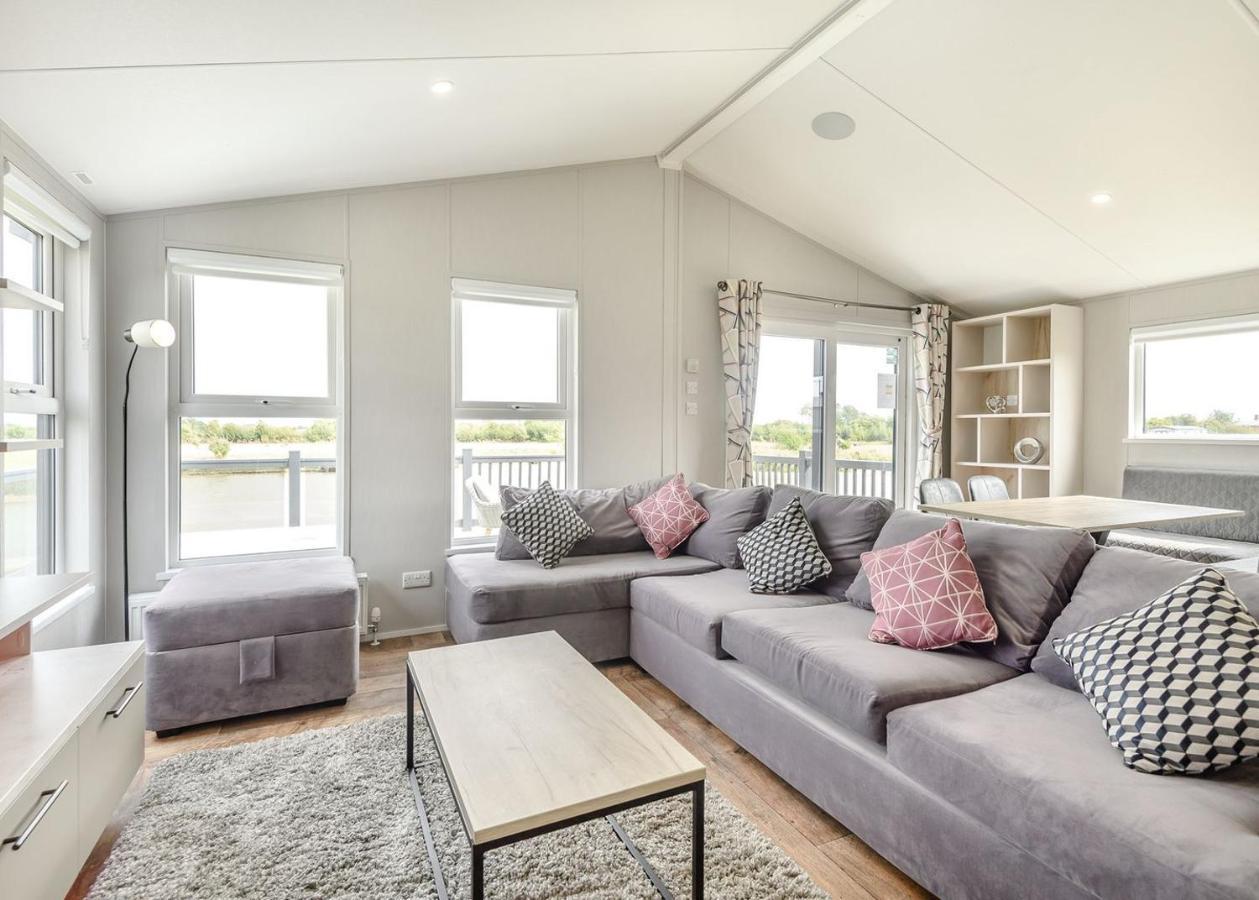 Home Farm Park Lakeside Retreat Burgh le Marsh 객실 사진
